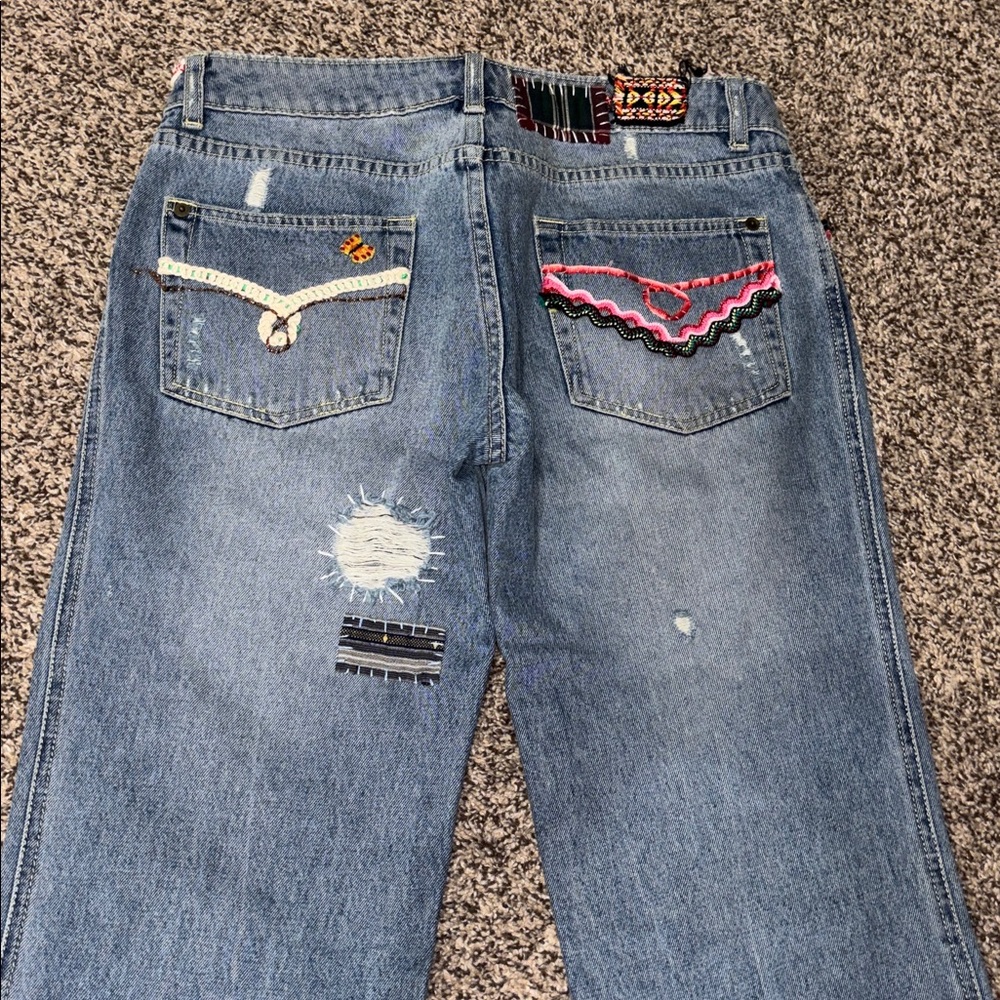 Vintage Free People Embroidered & Patchwork Distressed Blue Jeans - Picture 6 of 8